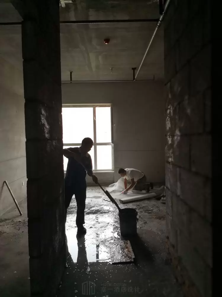 Hotel suite fit-out on site — OLEARY bathtub installation